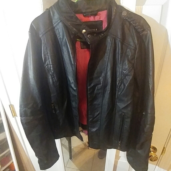 Jacket - Picture 2 of 4